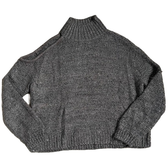 EXPRESS CHARCOAL GRAY FULL LENGTH TURTLENECK SWEATER WITH COLD SHOULDER SIZE XXS - Picture 3 of 8